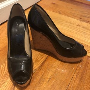 Women patent wedge